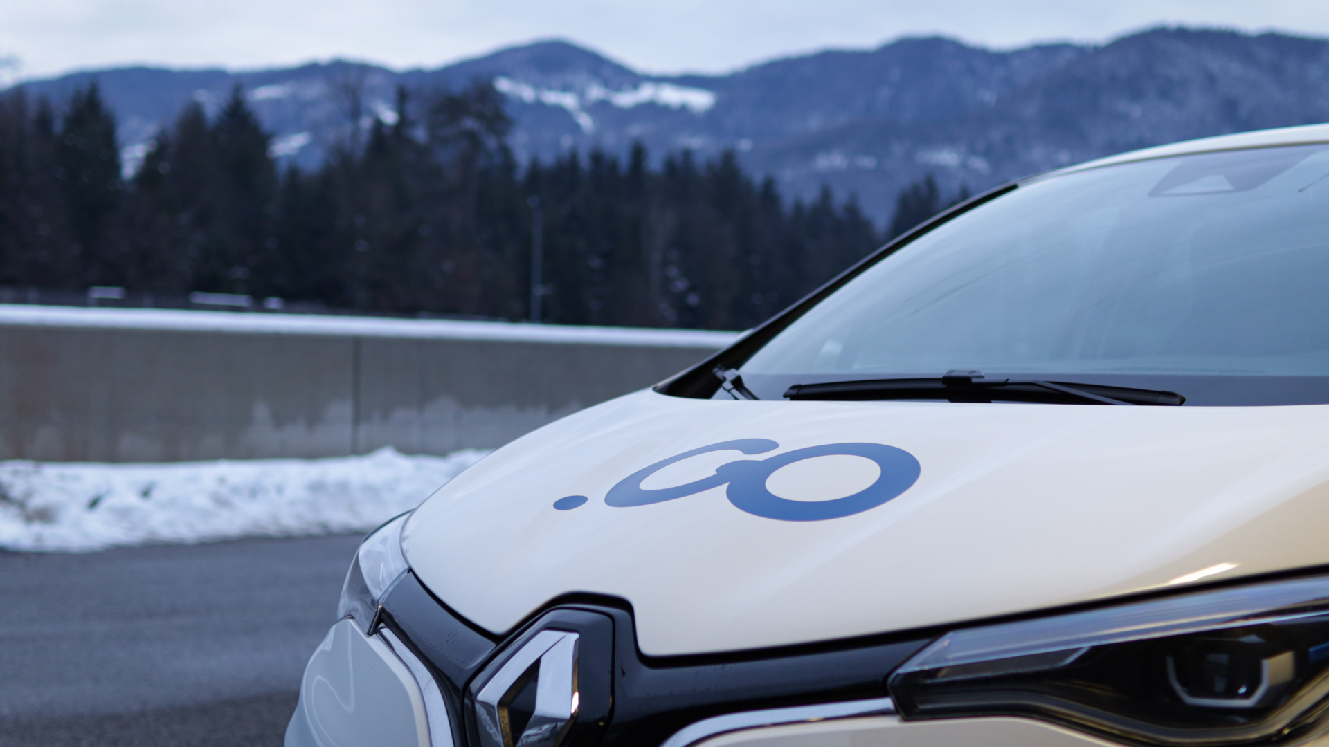 Prije nego &scaron;to sjednete za volan: 10 zimskih savjeta za sigurnu vožnju